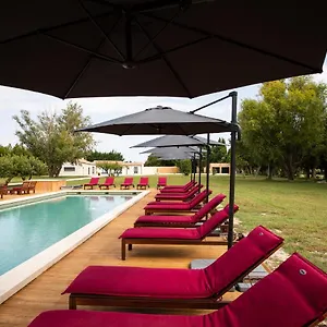 https://linsouponne-saint-rmy-de-provence.fr-provencehotel.com