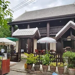 https://mali-house.hotelsluangprabang.com