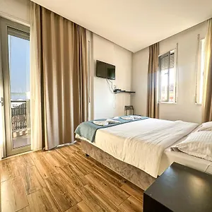 https://old-bazaar-central-rooms.hotels-in-tirana.com